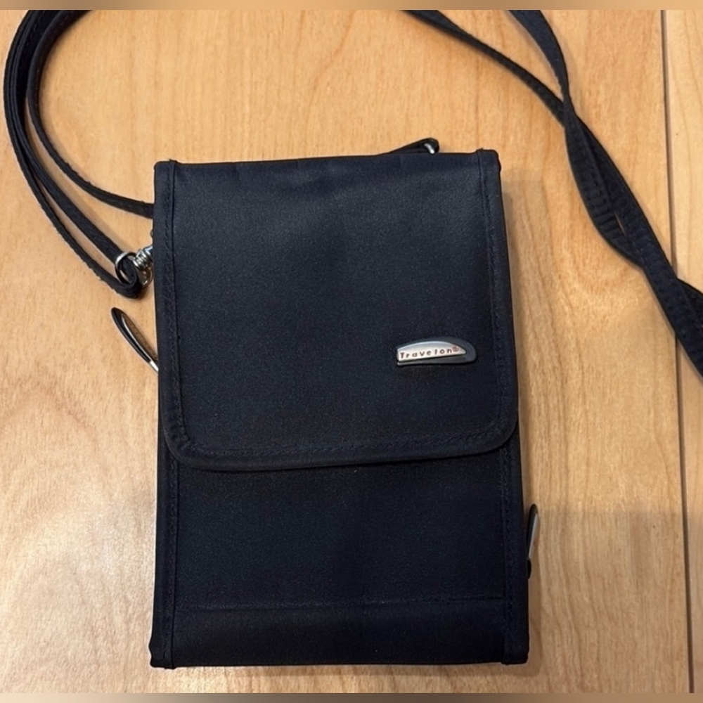 NW/oT Travelon Crossbody Purse Traveling Anti-Theft